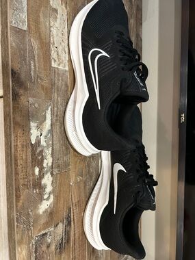 Nike Black and White Low-Top Running Sneakers